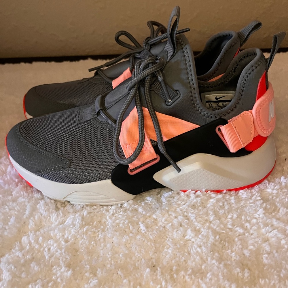 Nike Air Women’s Sneakers